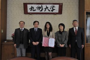 The Itoh prize for the best PhD thesis in Plasma Turbulence delivered to Dr Farah Hariri (CEA/DSM/IRFM) by the President of Kyushu University, Japan